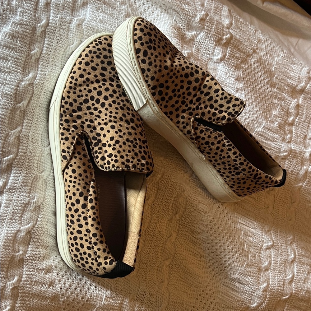 Dr. Scholl's Tan and Black Dotted Slip-On Sneakers